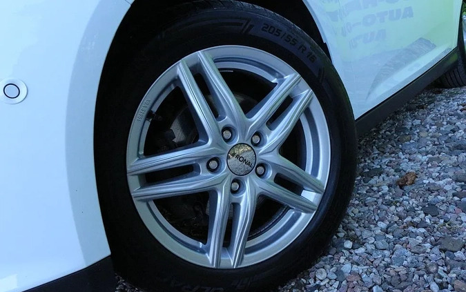 Ford Focus cena 33900 przebieg: 160000, rok produkcji 2014 z Nowa Dęba małe 379